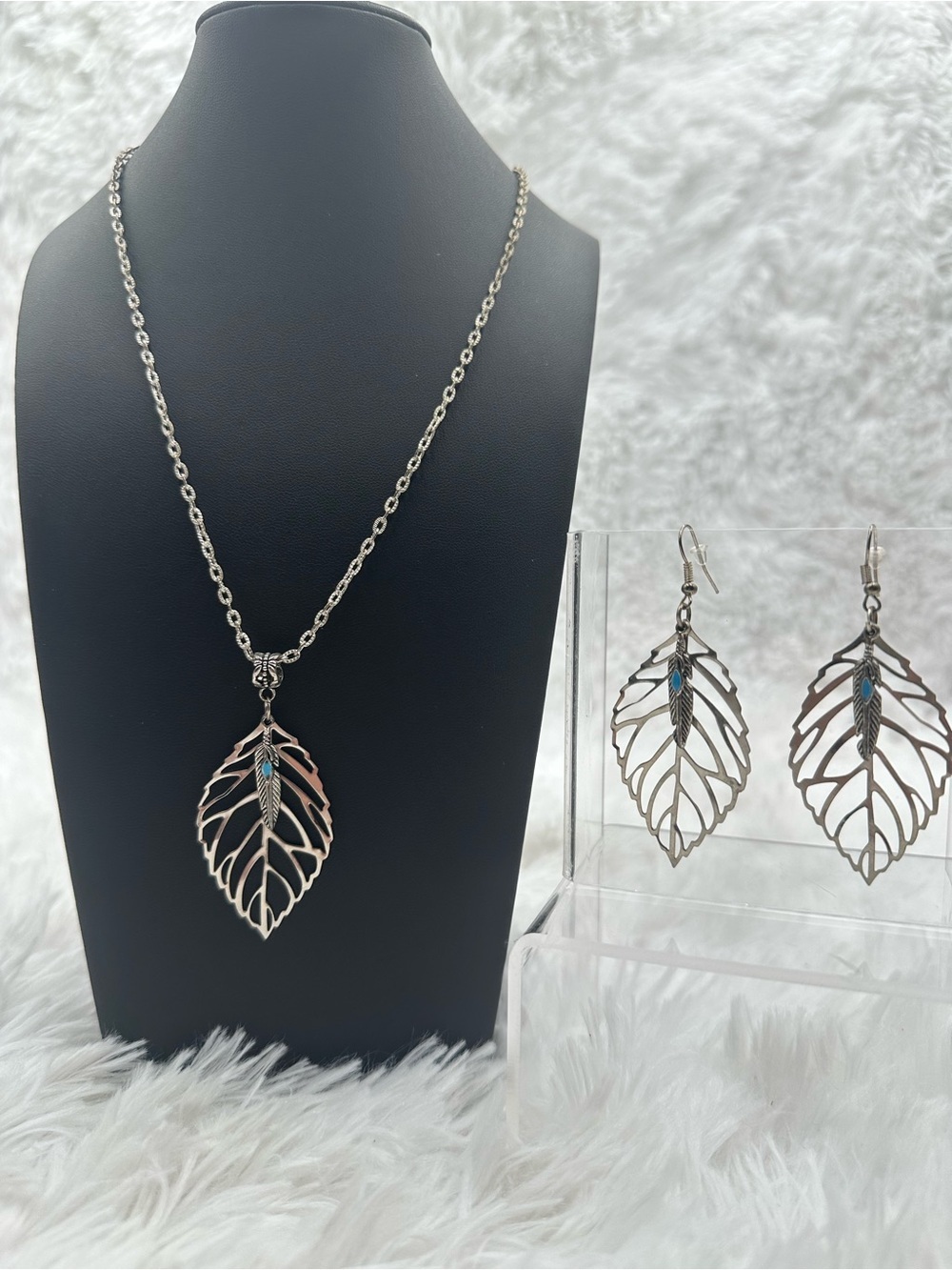 Delicate Silver Leaf Cutout Necklace & Matching Earrings Turquoise Accent